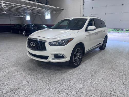White 2017 INFINITI QX60 Base