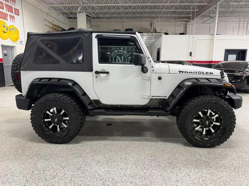 Bright White Clearcoat 2014 Jeep Wrangler Sport