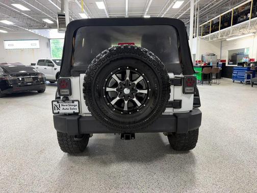 Bright White Clearcoat 2014 Jeep Wrangler Sport