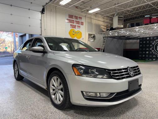 2013 Volkswagen Passat 2.5 SEL Premium