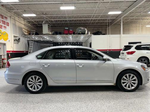 2013 Volkswagen Passat 2.5 SEL Premium