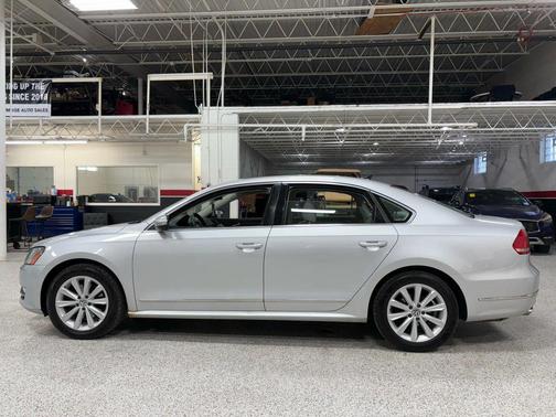 2013 Volkswagen Passat 2.5 SEL Premium