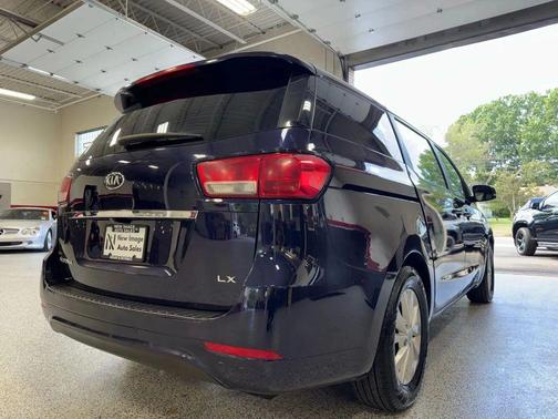 2018 Kia Sedona LX