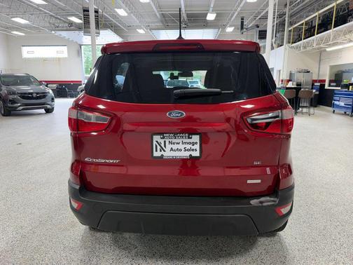 Red 2018 Ford EcoSport SE