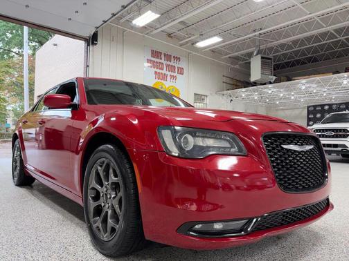 2016 Chrysler 300 S