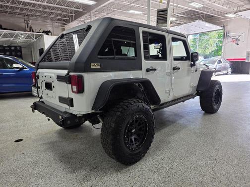 White 2015 Jeep Wrangler Unlimited Rubicon