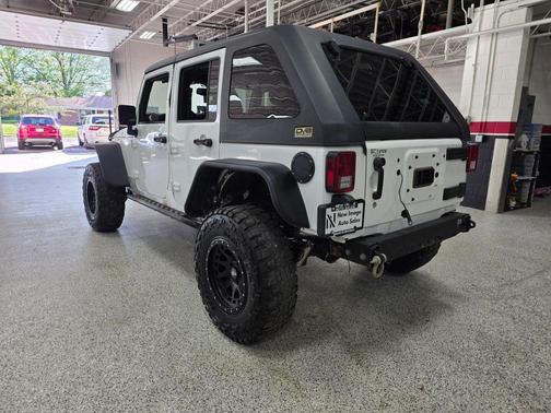 White 2015 Jeep Wrangler Unlimited Rubicon