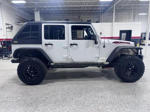White 2015 Jeep Wrangler Unlimited Rubicon