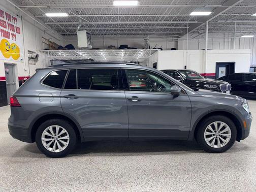 Gray 2019 Volkswagen Tiguan 2.0T SE 4MOTION
