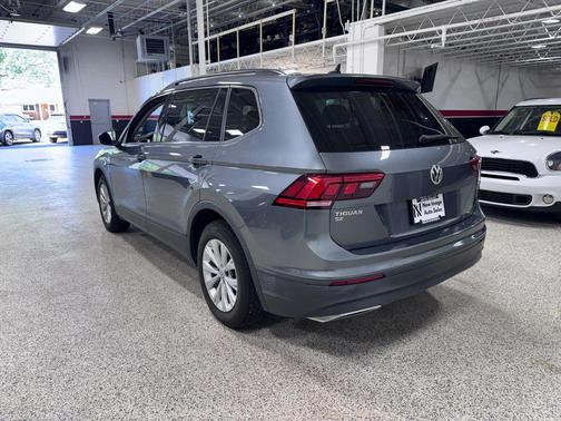Gray 2019 Volkswagen Tiguan 2.0T SE 4MOTION