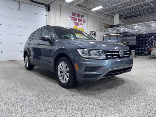 Gray 2019 Volkswagen Tiguan 2.0T SE 4MOTION