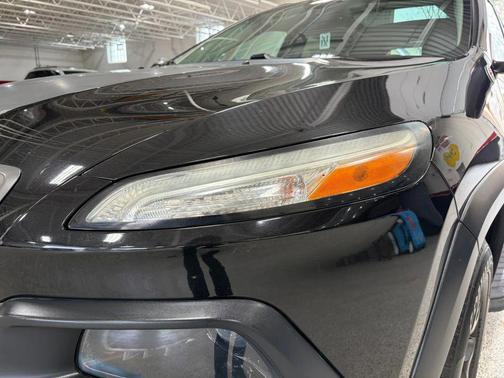 Black 2016 Jeep Cherokee Sport