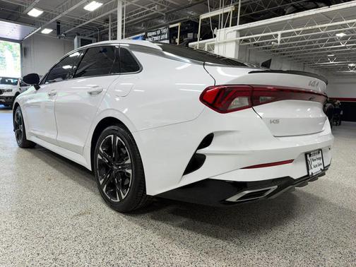 Glacial White Pearl 2024 Kia K5 GT-Line