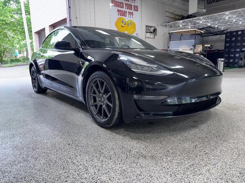 Black 2019 Tesla Model 3 Mid Range