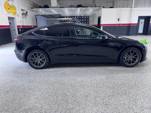 Black 2019 Tesla Model 3 Mid Range