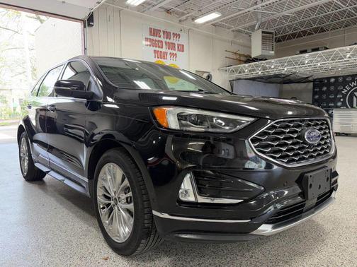 Black 2020 Ford Edge Titanium
