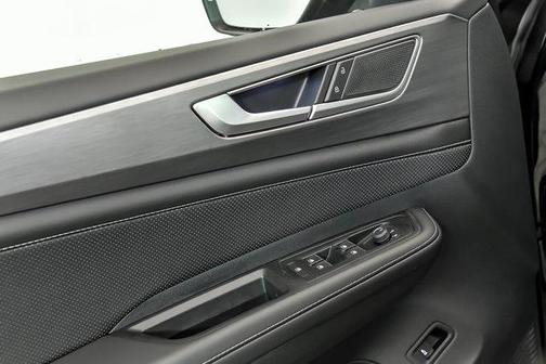 2026 Volkswagen Atlas Cross Sport 2.0T SE w/Technology 4MOTION