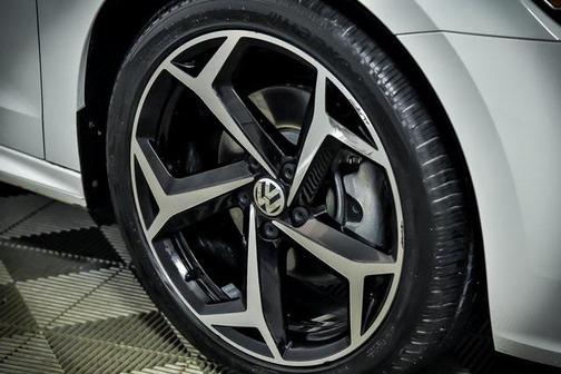 2021 Volkswagen Passat 2.0T R-Line