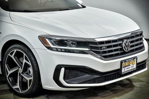 2021 Volkswagen Passat 2.0T R-Line
