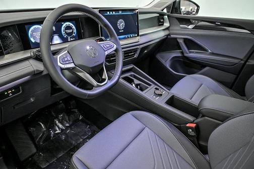 2025 Volkswagen Tiguan 2.0T SE 4MOTION