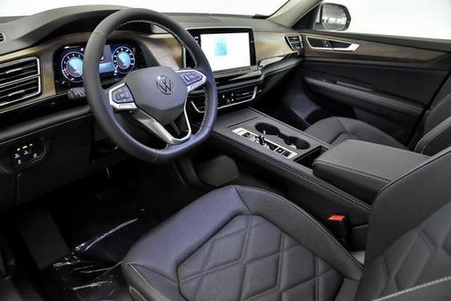 2025 Volkswagen Atlas 2.0T SE