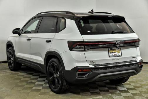 2025 Volkswagen Taos 1.5T SE Black