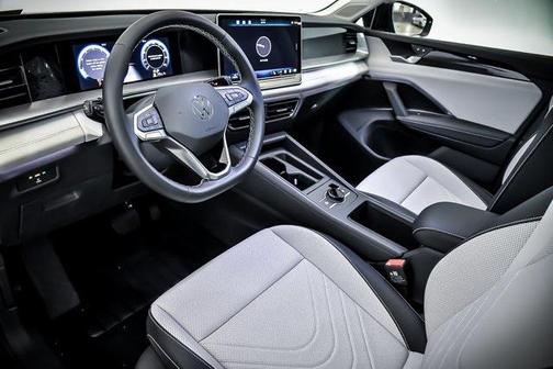 2025 Volkswagen Tiguan 2.0T SE 4MOTION