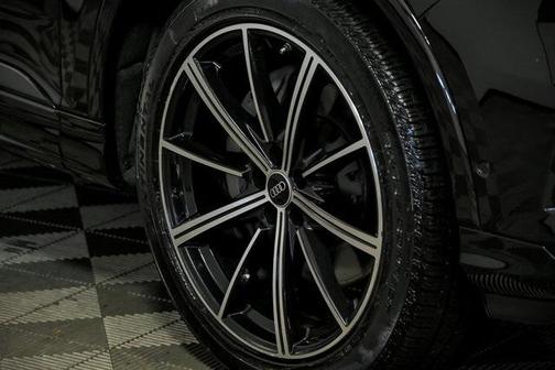 2023 Audi Q7 55 Premium Plus