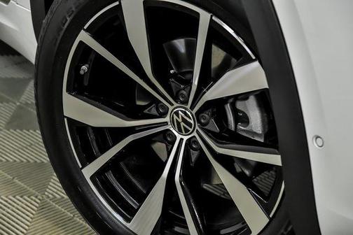 2025 Volkswagen Atlas Cross Sport 2.0T SEL Premium