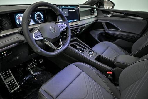2025 Volkswagen Tiguan 2.0T SE R-Line Black 4MOTION
