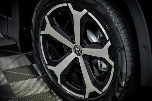 2025 Volkswagen Tiguan 2.0T SE 4MOTION