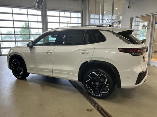 2025 Volkswagen Tiguan 2.0T SEL R-Line 4MOTION