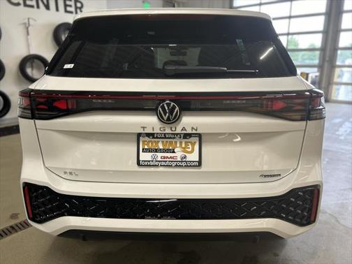 2025 Volkswagen Tiguan 2.0T SEL R-Line 4MOTION
