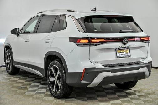 2025 Volkswagen Tiguan 2.0T SE 4MOTION