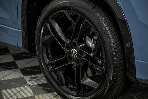 2025 Volkswagen Tiguan 2.0T SE R-Line Black 4MOTION