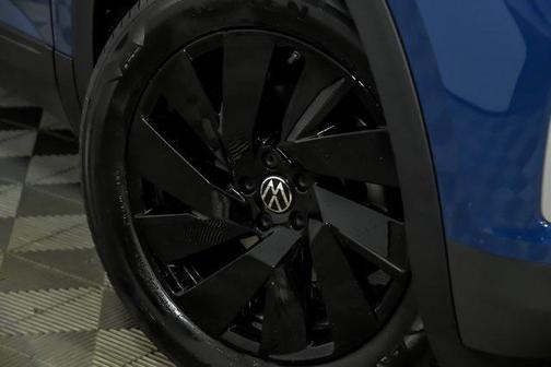 2025 Volkswagen Atlas 2.0T SE w/Technology 4MOTION