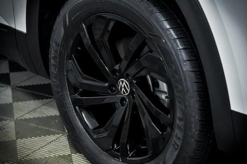 2022 Volkswagen Atlas 3.6L SE w/Technology