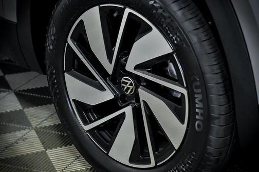 2025 Volkswagen Atlas 2.0T SE w/Technology 4MOTION