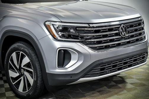 2025 Volkswagen Atlas 2.0T SE w/Technology 4MOTION