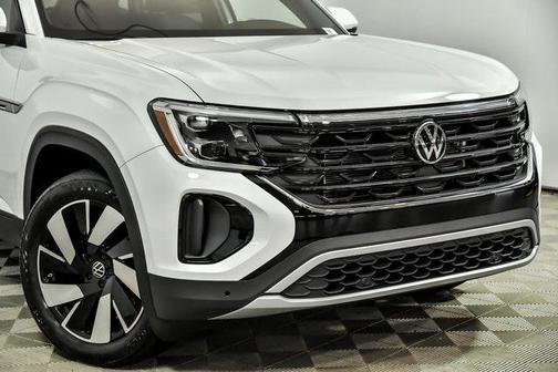 2025 Volkswagen Atlas Cross Sport 2.0T SE w/Technology 4MOTION