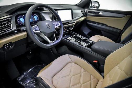 2025 Volkswagen Atlas Cross Sport 2.0T SE w/Technology 4MOTION