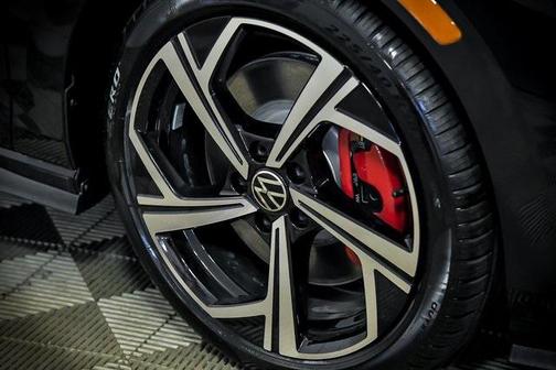 2025 Volkswagen Golf GTI 2.0T SE DSG