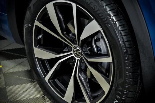 2025 Volkswagen Atlas 2.0T SEL Premium R-Line 4MOTION