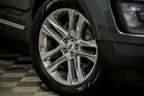 Magnetic Metallic 2016 Ford Explorer XLT