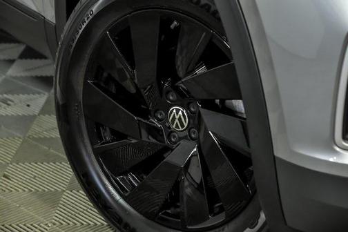 2024 Volkswagen Atlas 2.0T SE w/Technology 4MOTION