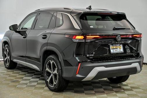 2025 Volkswagen Tiguan 2.0T SE 4MOTION