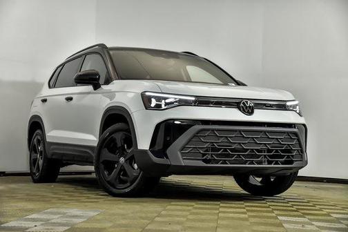 2025 Volkswagen Taos 1.5T SE Black