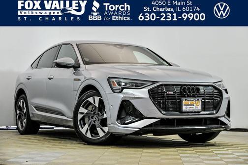 Florett Silver Metallic 2023 Audi e-tron Sportback S line Premium