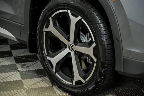 2025 Volkswagen Tiguan 2.0T SE 4MOTION