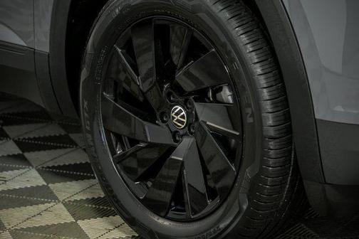 2025 Volkswagen Atlas 2.0T SE w/Technology 4MOTION